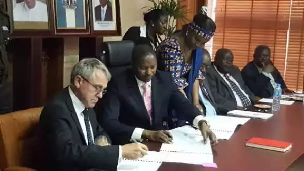 Nigeria and UK sign MoU for the return of looted assets